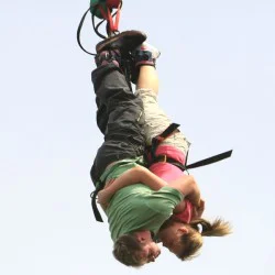 Скок с бънджи или пандюл - тандемен скок 