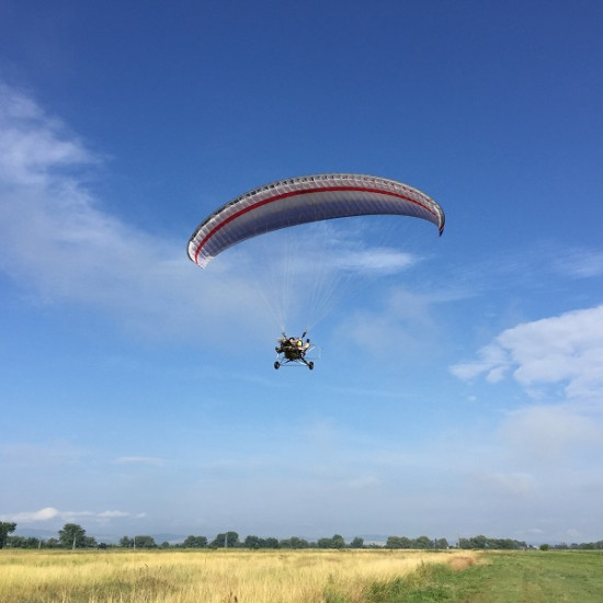 Полет с тандемен моторен парапланер + заснемане с HD | Makaroon.bg