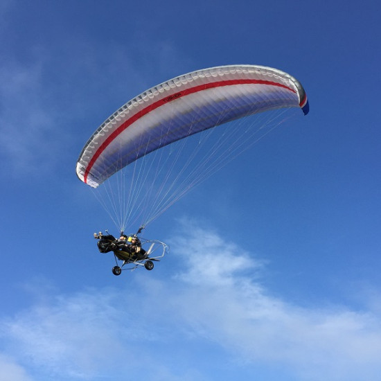 Полет с тандемен моторен парапланер + заснемане с HD | Makaroon.bg