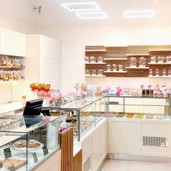 Подарете една сладка изненада с „Десертна дегустация за четирима в 100 грама сладки“ Подарете една сладка изненада с „Десертна дегустация за четирима в 100 грама сладки“