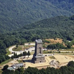 Покорете небето с  „Полет със самолет Ikarus C42”  в Казанлък