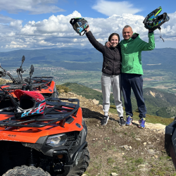 В прегръдката на Средногорието: Едночасов АТВ тур за двама човека на едно АТВ в Пирдоп 