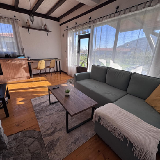 Почивка насред Родопите с Нощувка в къщи за гости Rhodonest, с. Горно Брястово от Makaroon