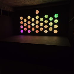 Забавление на макс с Посещение за двама в зала за активни игри и VR приключения във Велико Търново