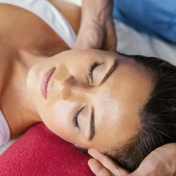 Автентичен индийски масаж на рамене и глава в Пловдив