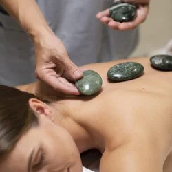  Масаж с горещи камъни в Пловдив