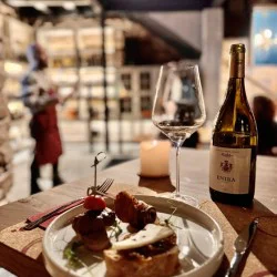 Дегустация за двама на 3 български вина във винен бар Cork&Fork, гр. Пловдив