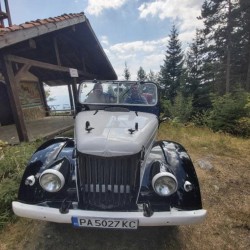 Разходка назад във времето с "Тур с ретро джип край Велинград"