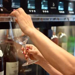 Удоволствие за ценители с Дегустация на 4 италиански вина - за двама