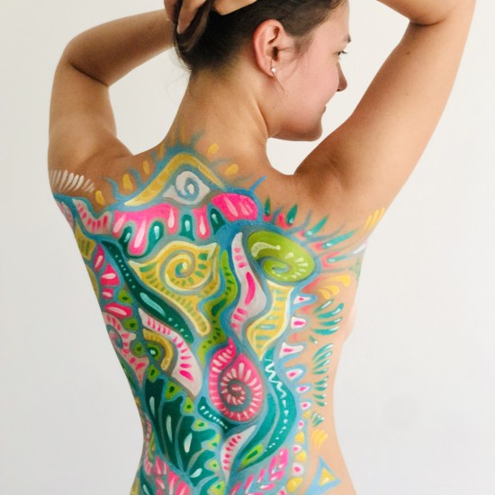 Подарете изкуство и себепознание с „Body Art терапия“ от Makaroon Подарете изкуство и себепознание с „Body Art терапия“ от Makaroon