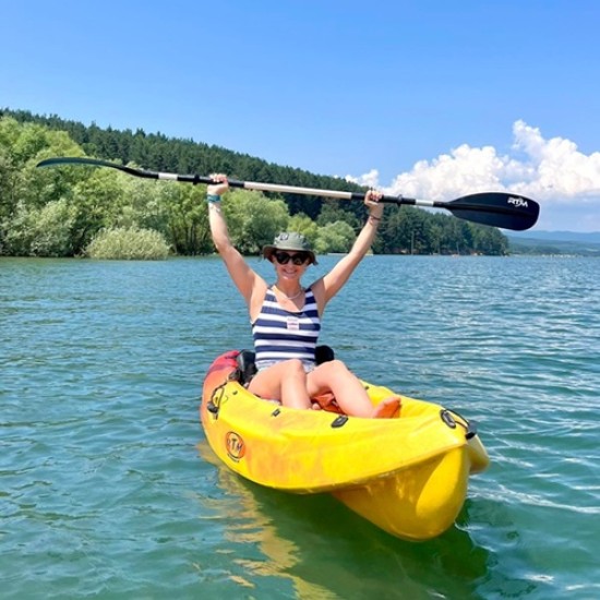 Едноместен каяк на язовир Искър за търсачите на приключения от Makaroon