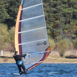 Windsurfing training for beginners at Iskar Dam - ignite the spark of water sports