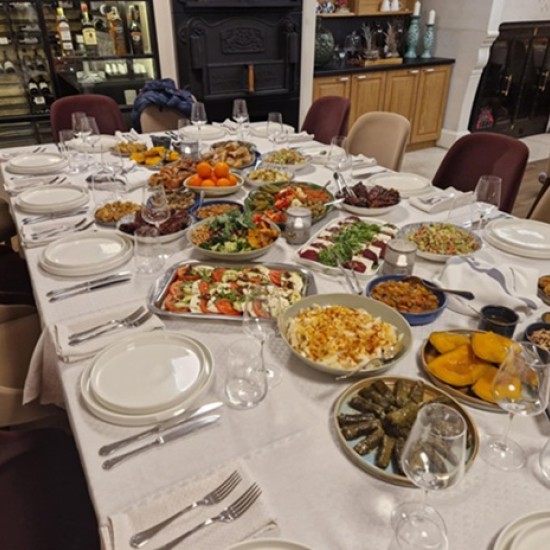 Организирайте своята пълноценна почивка сред уют и природа с Нощувка за двама в Спа Хотел Carpe Diem от Makaroon