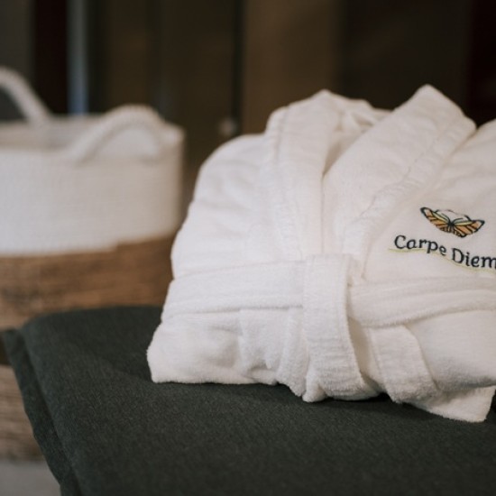 Организирайте своята пълноценна почивка сред уют и природа с Нощувка за двама в Спа Хотел Carpe Diem от Makaroon