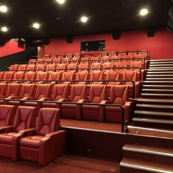 Два билета за кино с включени пуканки и напитки в Cineland Плевен