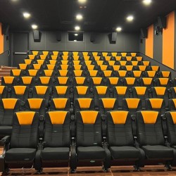 Два билета за кино с включени пуканки и напитки в Cineland Перник