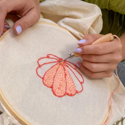 Креативна работилничка за Пънч бродерия на чанта във Варна - за двама