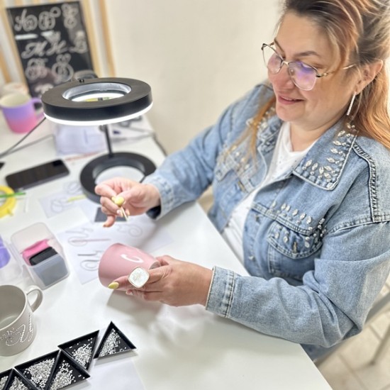 Embark on a useful creative workshop for working with crystals in Varna and create something of your own - with Makaroon Embark on a useful creative workshop for working with crystals in Varna and create something of your own - with Makaroon
