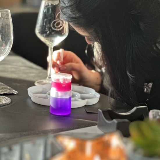 Embark on a useful creative workshop for working with crystals in Varna and create something of your own - with Makaroon Embark on a useful creative workshop for working with crystals in Varna and create something of your own - with Makaroon