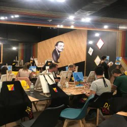 Рисуване и вино за двама в Пловдив   Рисуване и вино за двама в Пловдив