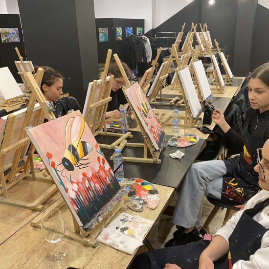 Цветни емоции и артистични момент с Рисуване за деца от Makaroon