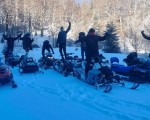 Каране на моторна шейна един час в района на Петрохан от Макароон Каране на моторна шейна един час в района на Петрохан от Макароон