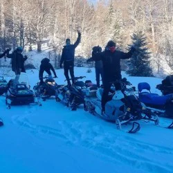 Каране на моторна шейна един час в района на Петрохан