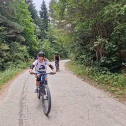 Двучасов тур с ел. колело за двама край Боровец