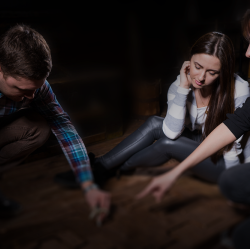 Ескейп стая Наследството на масоните – открийте тайното богатство игра за четирима Ескейп стая Наследството на масоните – открийте тайното богатство игра за четирима