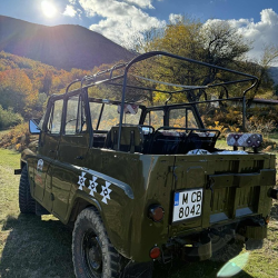 4-hour off-road jeep tour for two to the Three Dolls area near Chiprovtsi + visit to a carpet workshop and brewery