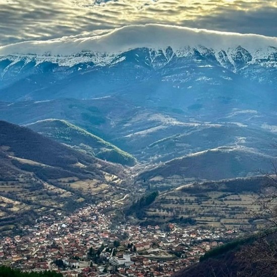 Опознайте красотата на Чипровския Балкан с офроуд тур с джип + посещение на килимарска работилница и пивоварна от Makaroon Опознайте красотата на Чипровския Балкан с офроуд тур с джип + посещение на килимарска работилница и пивоварна от Makaroon