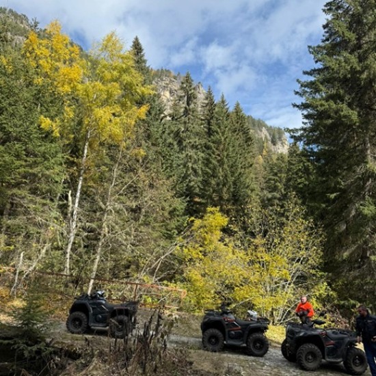 Подарете си ден, изпълнен с адреналин и почивка с Разходка с АТВ и спа релакс в хотелски комплекс „Езерото“ от Makaroon
