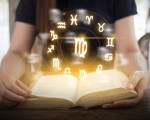 Подарък със смисъл и дълбочина - Индивидуален любовен хороскоп с разчитане на натална карта от Makaroon Подарък със смисъл и дълбочина - Индивидуален любовен хороскоп с разчитане на натална карта от Makaroon
