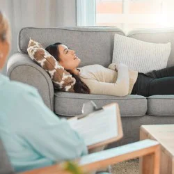 Душата помни - Регресия за дълбока вътрешна трансформация и изцеление на настоящето Душата помни - Регресия за дълбока вътрешна трансформация и изцеление на настоящето