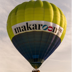 Lifting with hot-air balloon for three people over Plovdiv