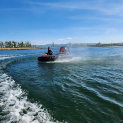 Дрифтирайте във водата с „Hovercraft за двама‘‘ Дрифтирайте във водата с „Hovercraft за двама‘‘