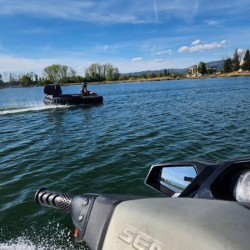 Дрифтирайте във водата с „Hovercraft за двама‘‘ Дрифтирайте във водата с „Hovercraft за двама‘‘