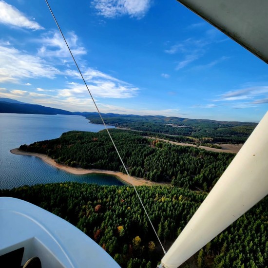 Сред облаците и над водата с "Полет с летяща лодка ( хидроплан - амфибия ) над яз. Искър" от Makaroon