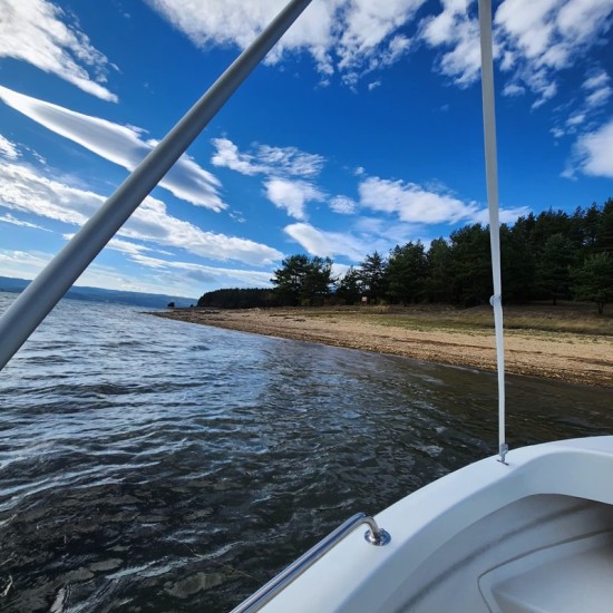 Walking, fishing and rest with "Motor boat for up to 4 people for rent at Iskar Dam" from Makaroon