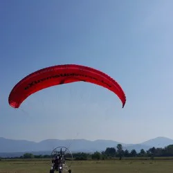 Сред облаците с  “20-минутен полет с тандемен парапланер + видеозаснемане край Стара Загора” 