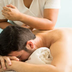 Дълбокотъканен масаж на цяло тяло  и използване на термална зона - финландска сауна, парна баня и инфрачервена сауна в гр.Варна