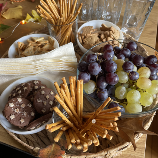 Create your own unique piece of jewelry from natural stones and silk during this creative workshop from Makaroon