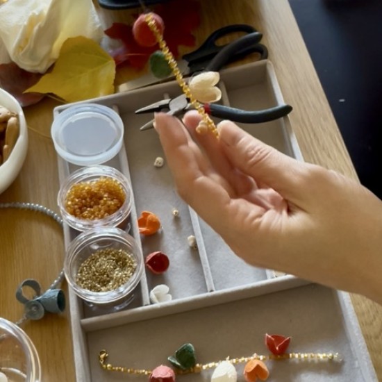 Create your own unique piece of jewelry from natural stones and silk during this creative workshop from Makaroon