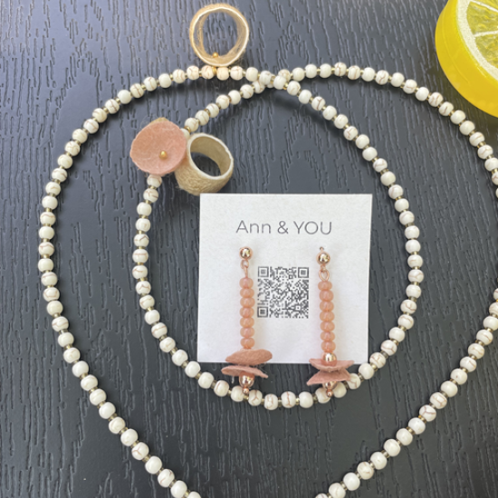 Create your own unique piece of jewelry from natural stones and silk during this creative workshop from Makaroon