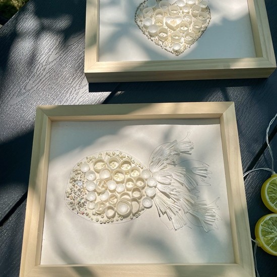 Create your own unique piece of jewelry from natural stones and silk during this creative workshop from Makaroon