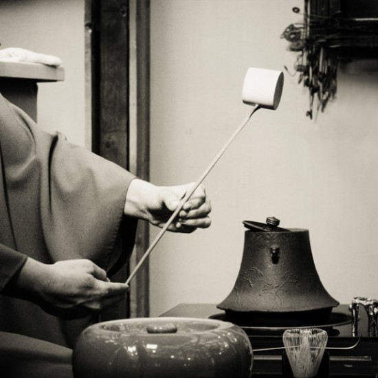 Японска култура и фюжън кухня с 6-степенна дегустация за двама в Hamachi-ni от Makaroon