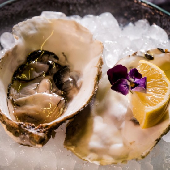 Японска култура и фюжън кухня с 6-степенна дегустация за двама в Hamachi-ni от Makaroon