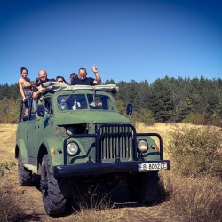 Сафари с 4х4 офроуд автобус край Велико Търново за 12 човека Сафари с 4х4 офроуд автобус край Велико Търново за 12 човека