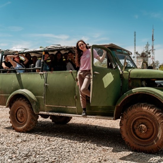 Сафари с 4х4 офроуд автобус край Велико Търново от Makaroon.bg