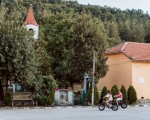 Съчетайте полезното с приятното с Разходка с електрически велосипед под наем + пикник за двама в Пловдив от Makaroon